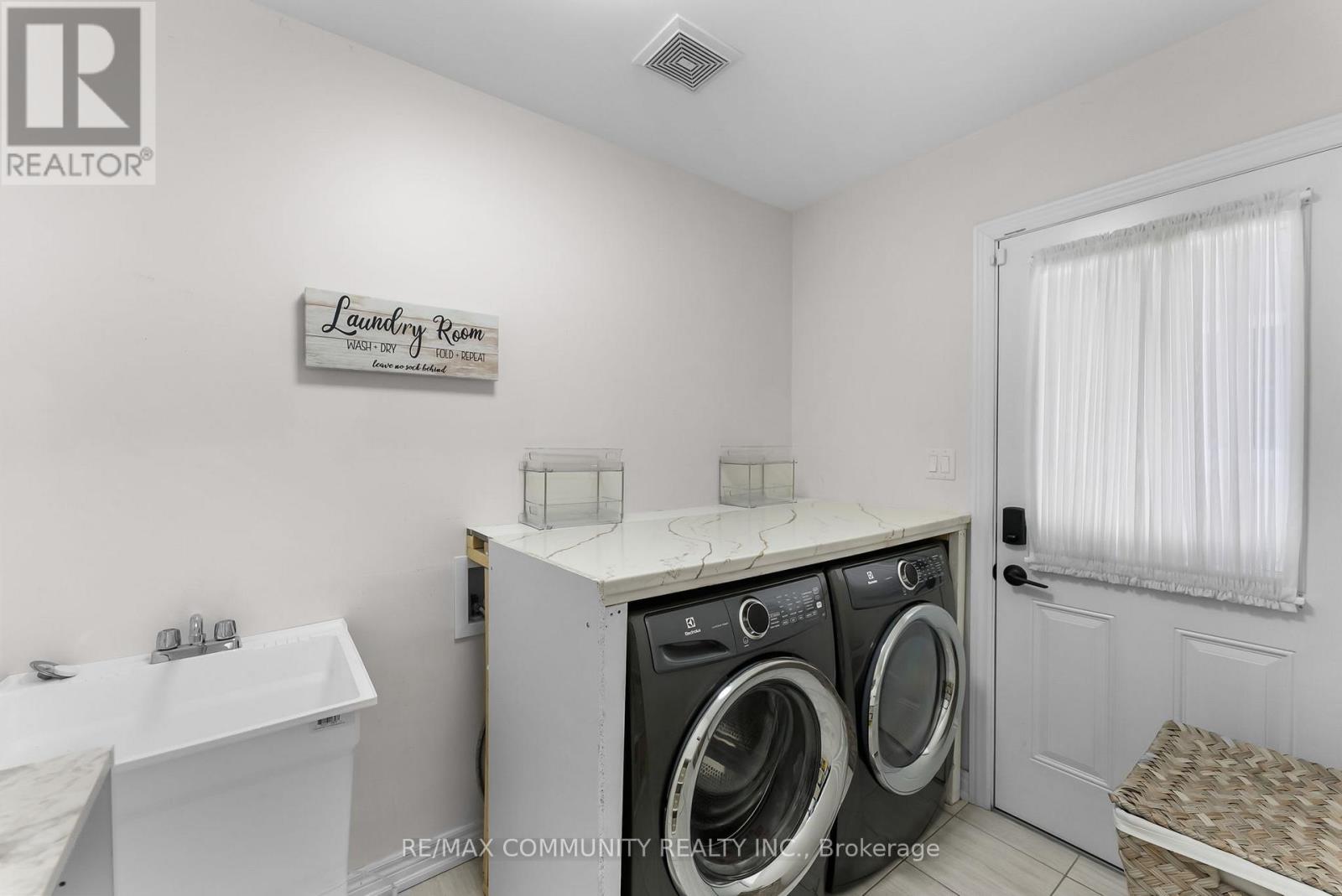 Photo 23 of 279 Kenneth Cole Drive, Clarington ON