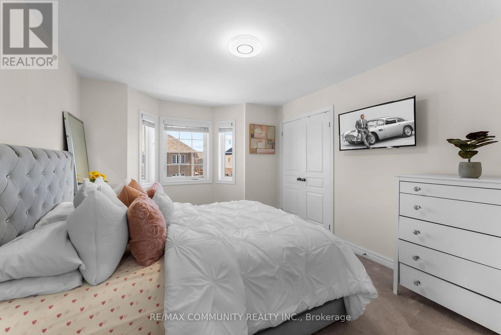 Photo 32 of 279 Kenneth Cole Drive, Clarington ON