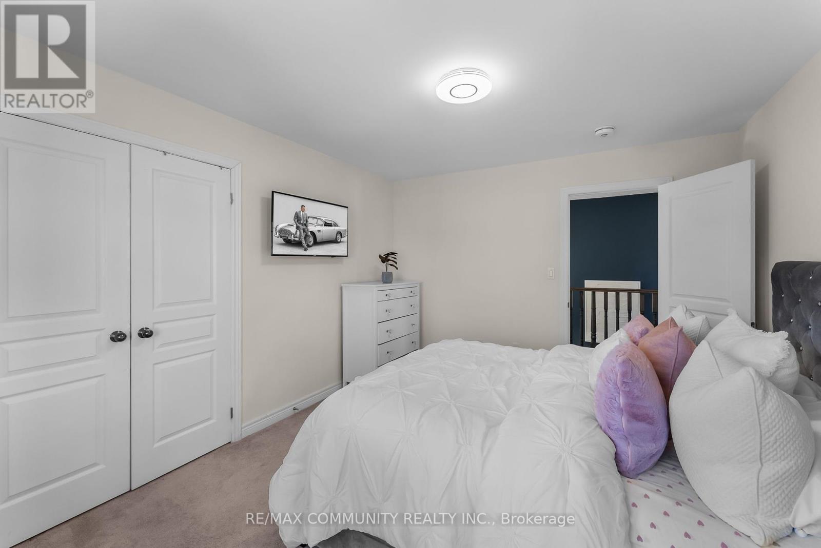 Photo 33 of 279 Kenneth Cole Drive, Clarington ON