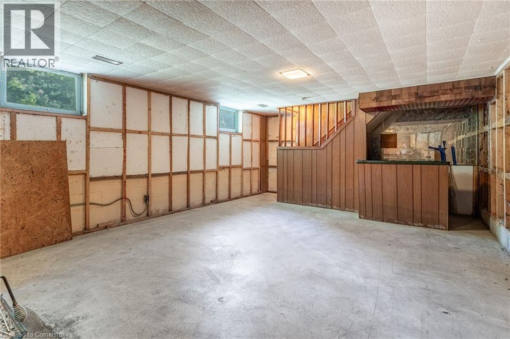 Photo 17 of 572 Parkside Drive, Waterdown ON