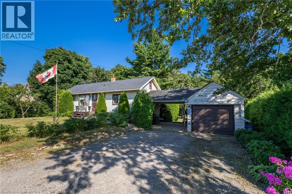 Photo 2 of 572 Parkside Drive, Waterdown ON