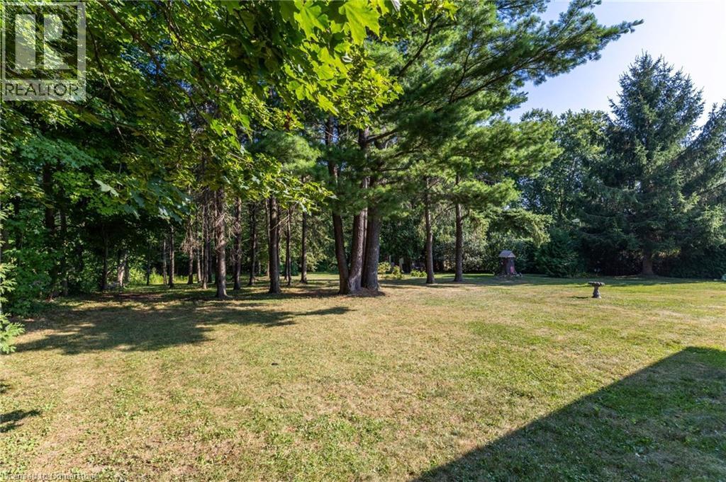 Photo 23 of 572 Parkside Drive, Waterdown ON
