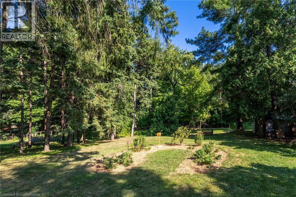 Photo 24 of 572 Parkside Drive, Waterdown ON