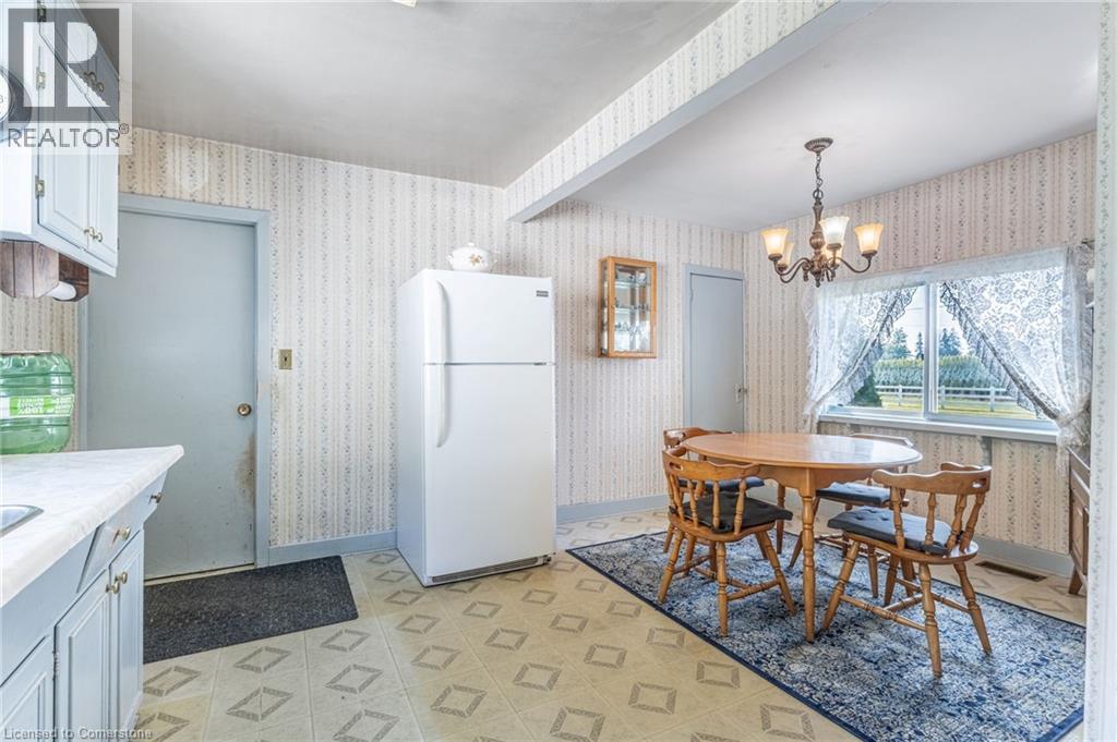 Photo 7 of 572 Parkside Drive, Waterdown ON