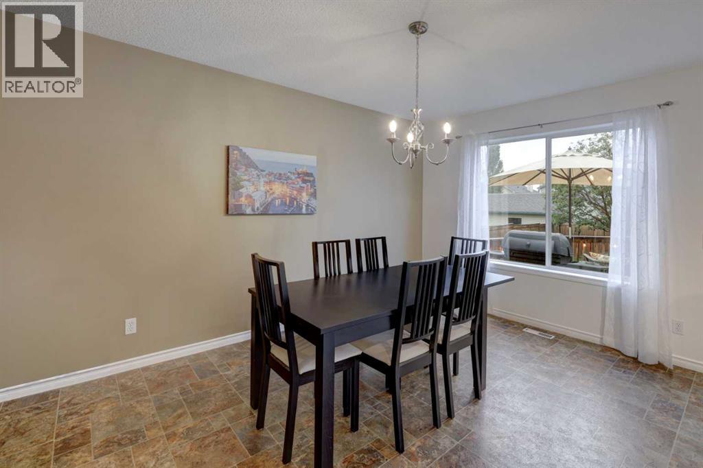 Single Family House for Sale in  Tuscany Springs Place NW Tuscany Calgary 