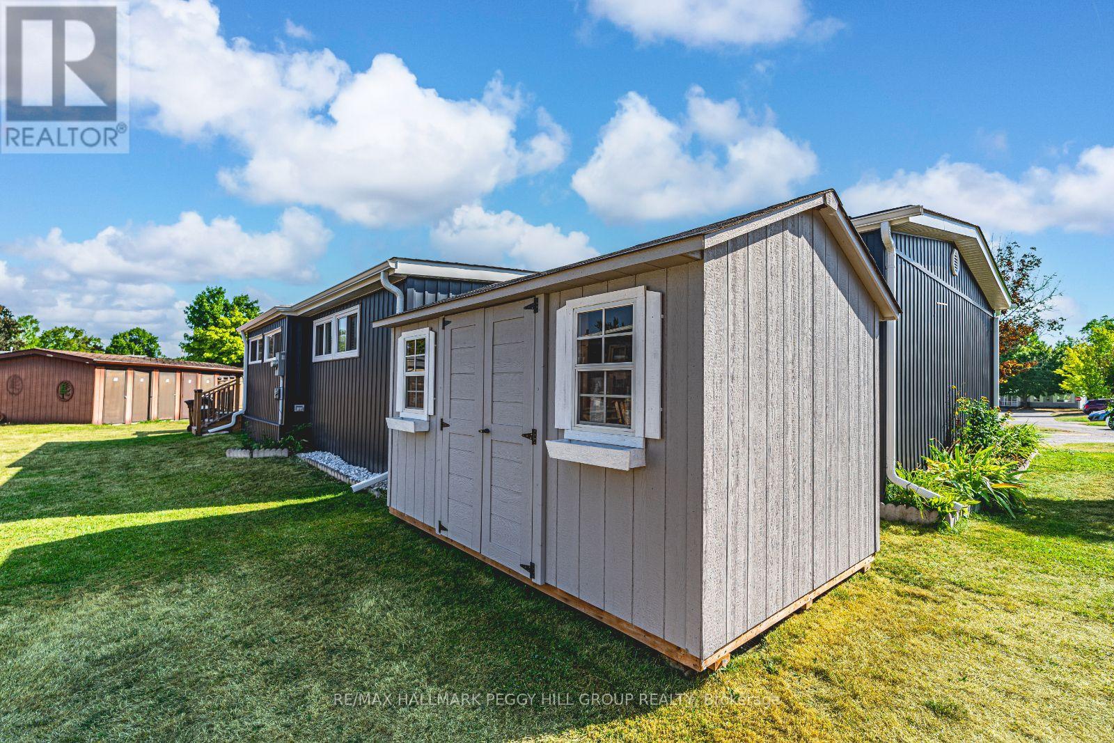 Photo 3 of 10 Nettles Cove, Innisfil ON