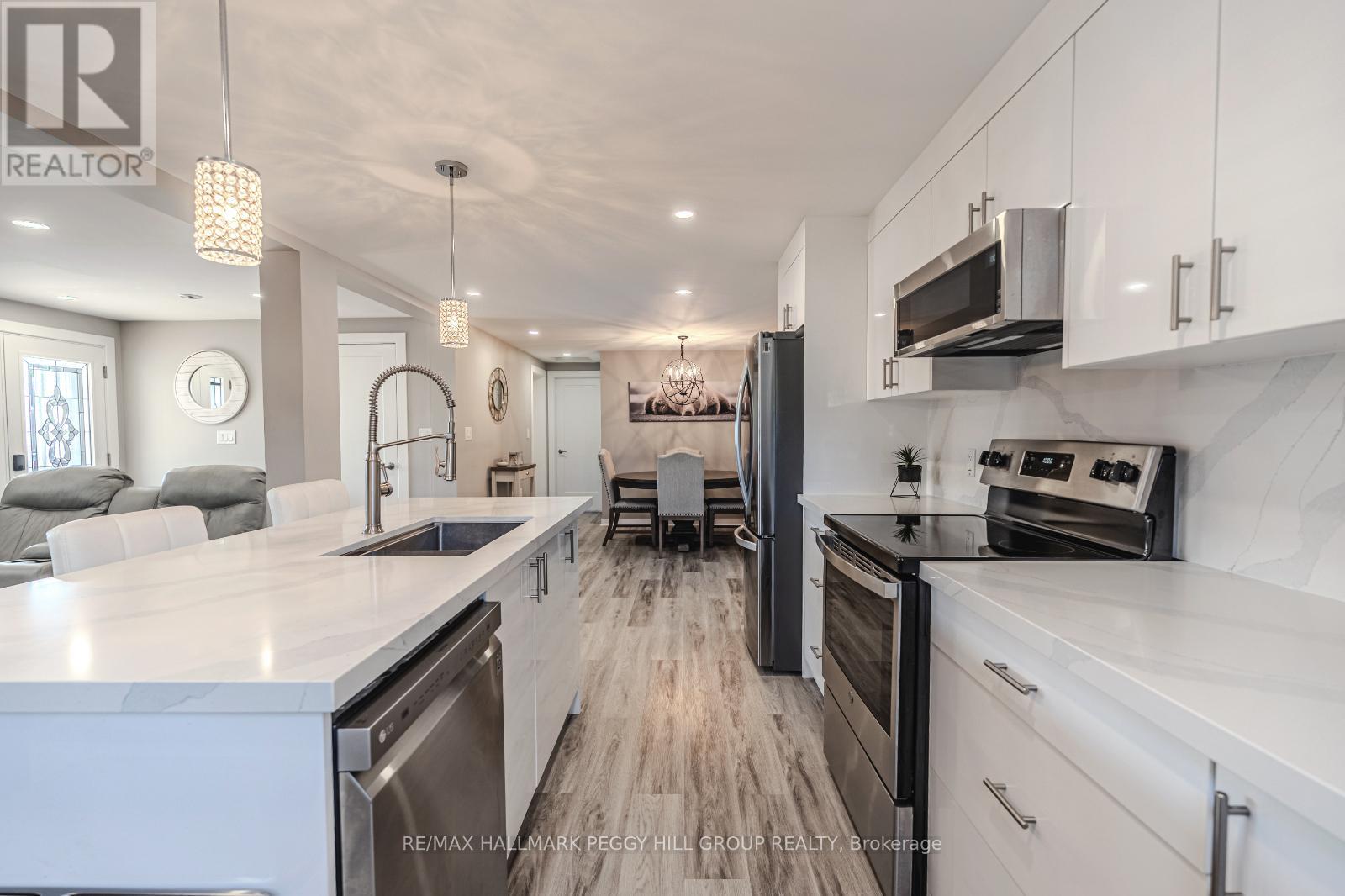 Photo 17 of 10 Nettles Cove, Innisfil ON