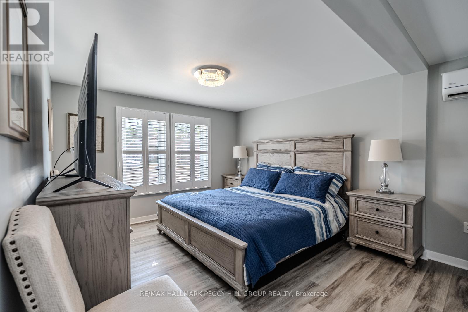 Photo 5 of 10 Nettles Cove, Innisfil ON