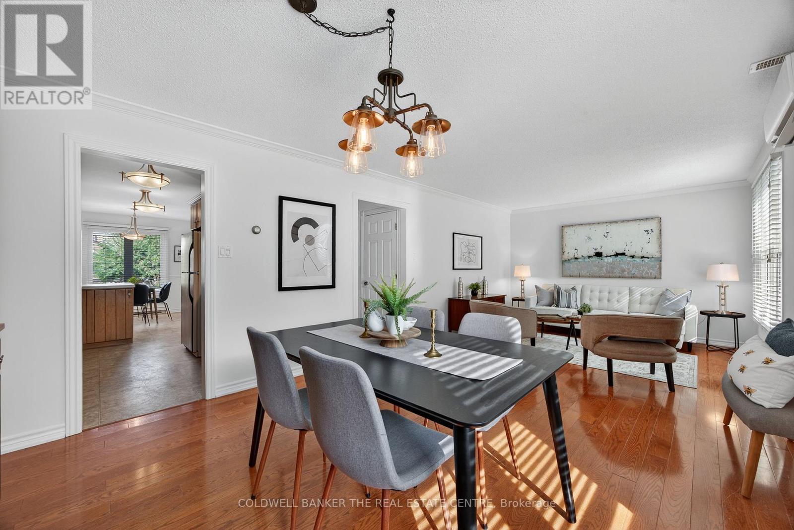 Photo 10 of 461 Sandford Street, Newmarket ON