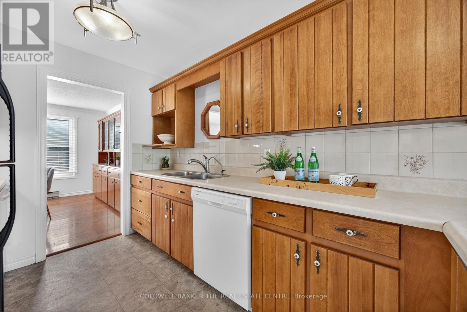 Photo 12 of 461 Sandford Street, Newmarket ON