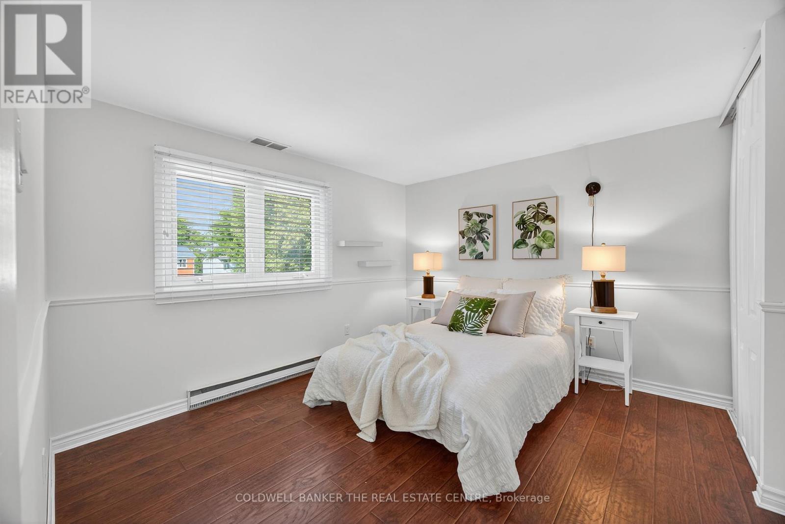Photo 17 of 461 Sandford Street, Newmarket ON