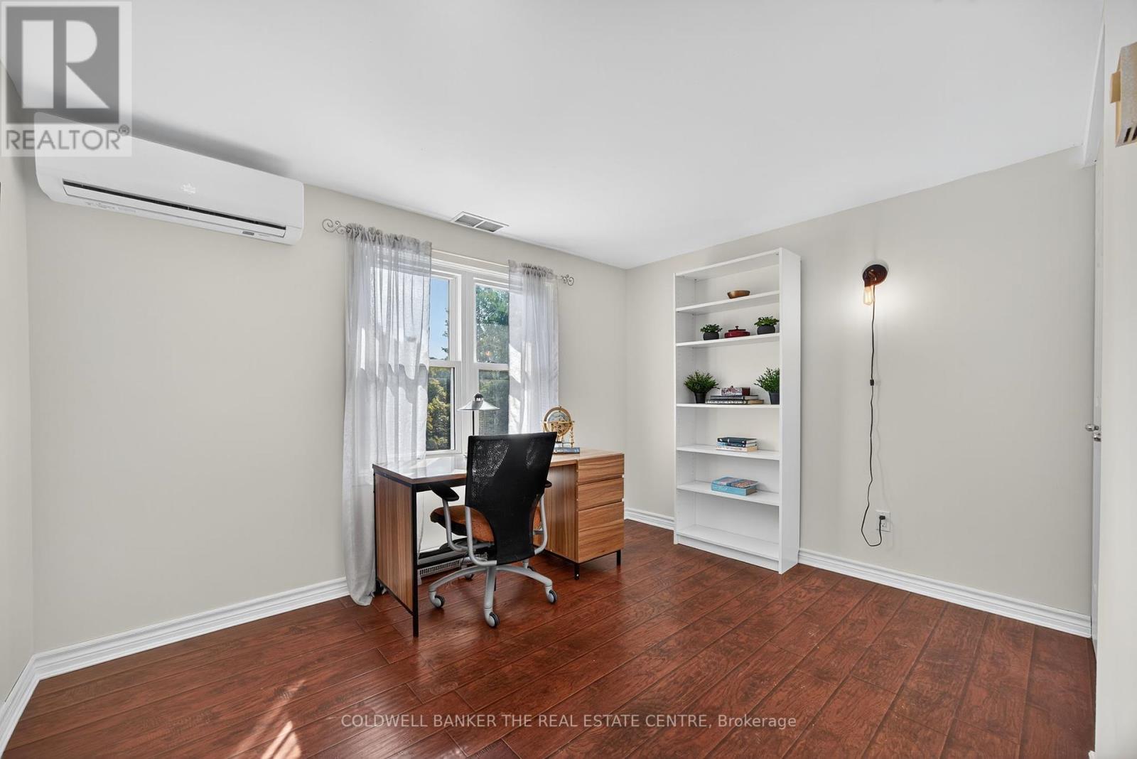 Photo 19 of 461 Sandford Street, Newmarket ON