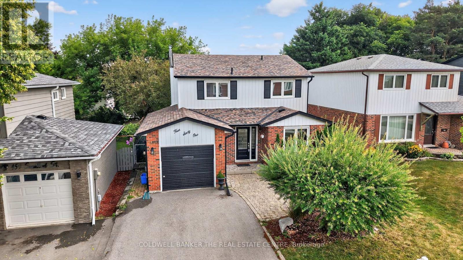 Photo 2 of 461 Sandford Street, Newmarket ON