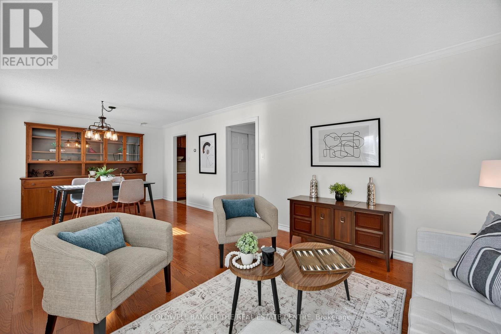 Photo 7 of 461 Sandford Street, Newmarket ON