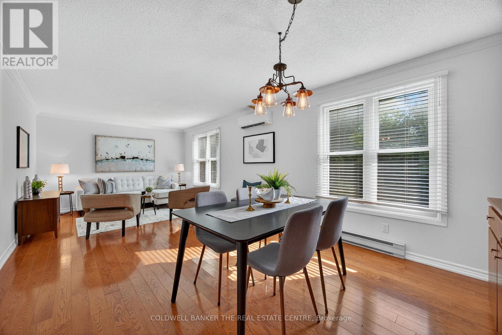 Photo 9 of 461 Sandford Street, Newmarket ON