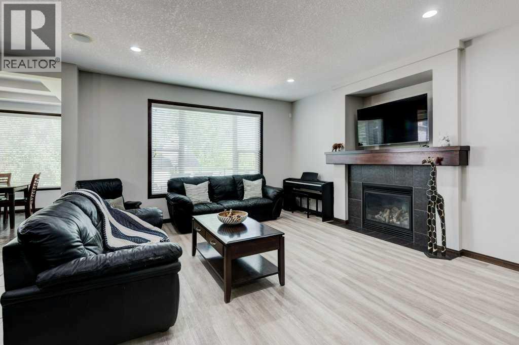 Single Family House for Sale in  Chaparral Valley Place SE Chaparral Calgary 