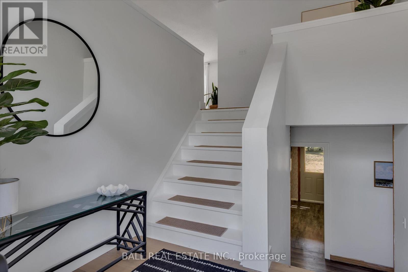 Photo 2 of 233 Lonsberry Lane, Dourodummer ON