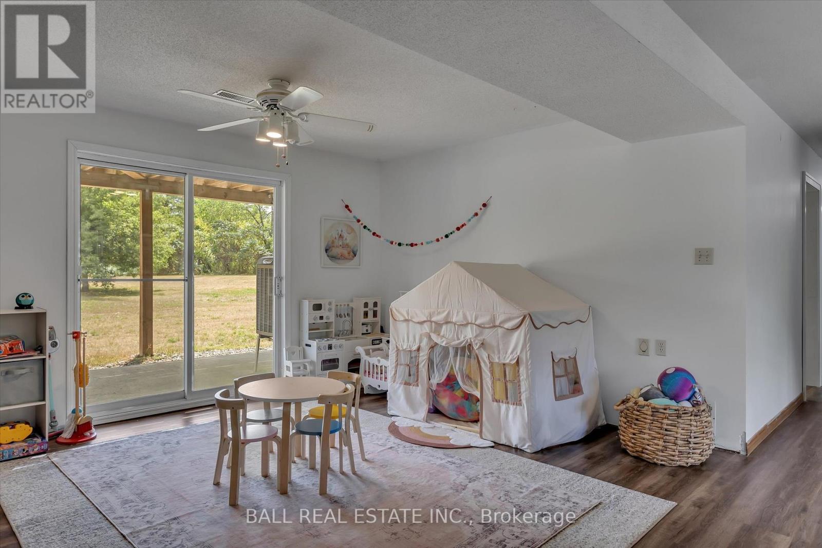 Photo 20 of 233 Lonsberry Lane, Dourodummer ON