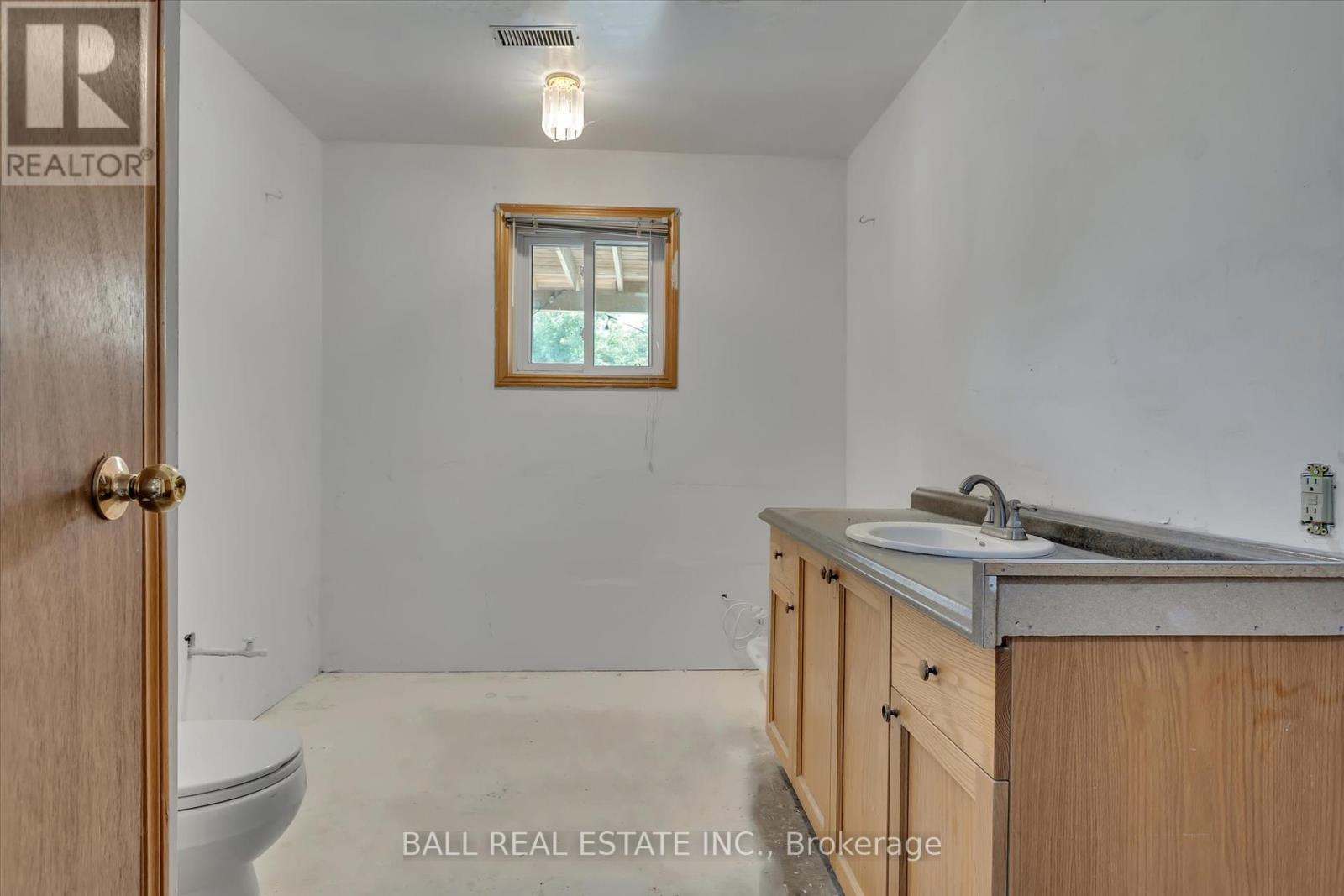 Photo 25 of 233 Lonsberry Lane, Dourodummer ON