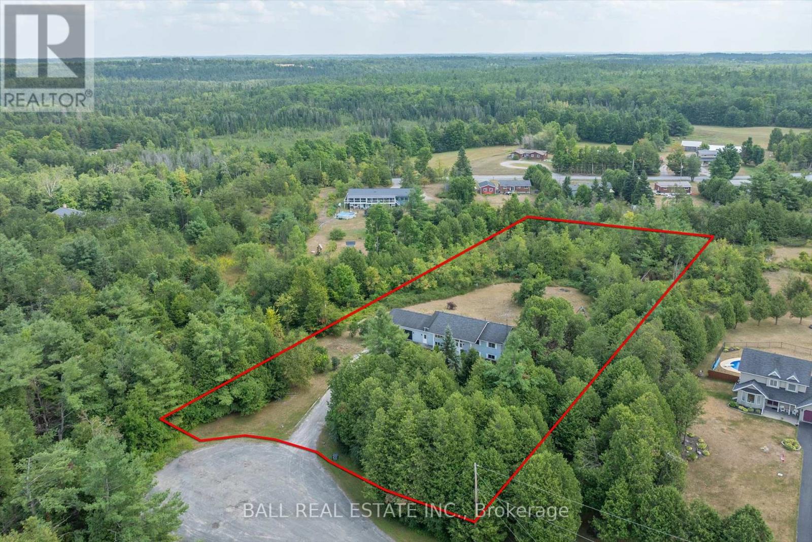 Photo 36 of 233 Lonsberry Lane, Dourodummer ON