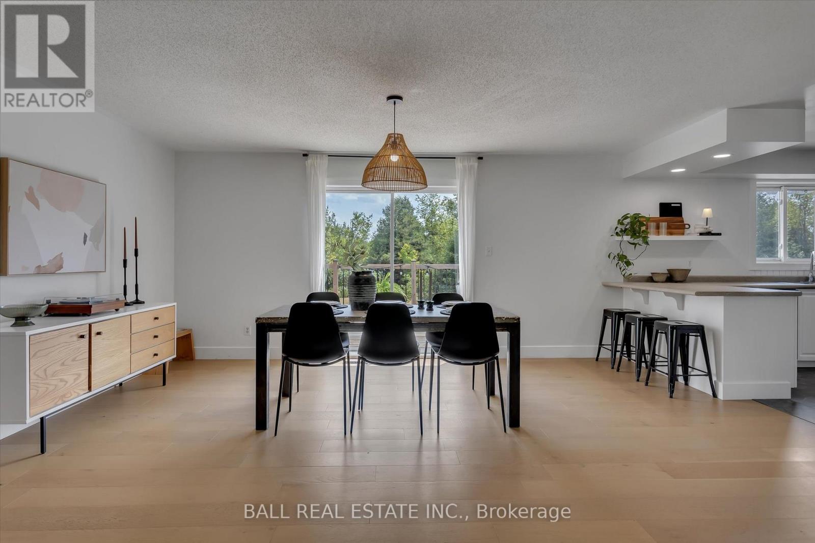 Photo 5 of 233 Lonsberry Lane, Dourodummer ON