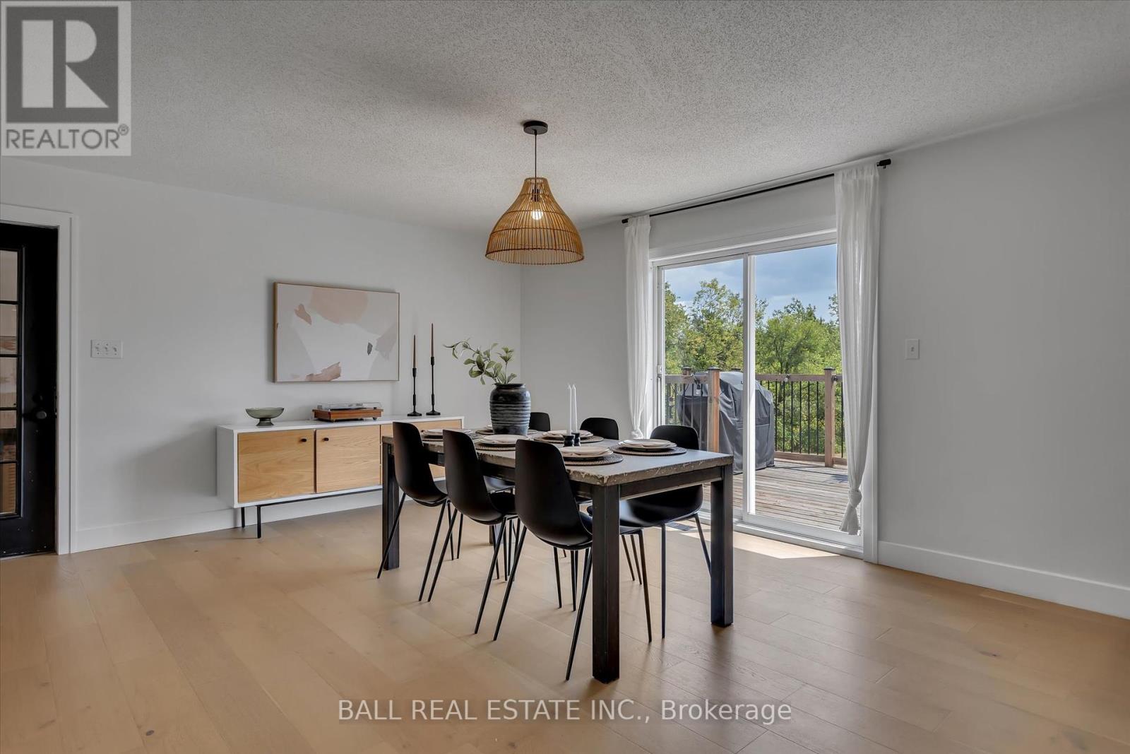 Photo 6 of 233 Lonsberry Lane, Dourodummer ON