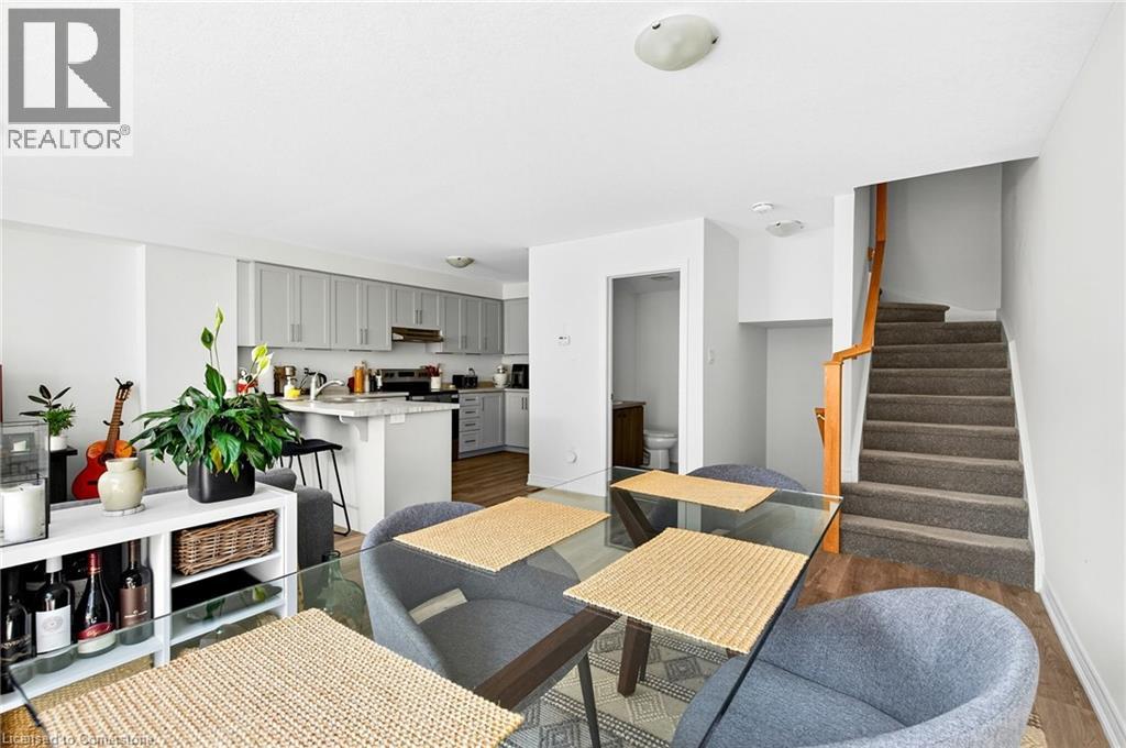 Photo 10 of 27 Dryden Lane, Hamilton ON