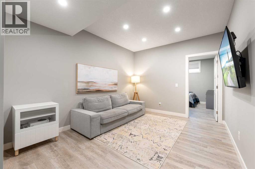 Single Family House for Sale in  Valley Pointe Way NW Valley Ridge Calgary 