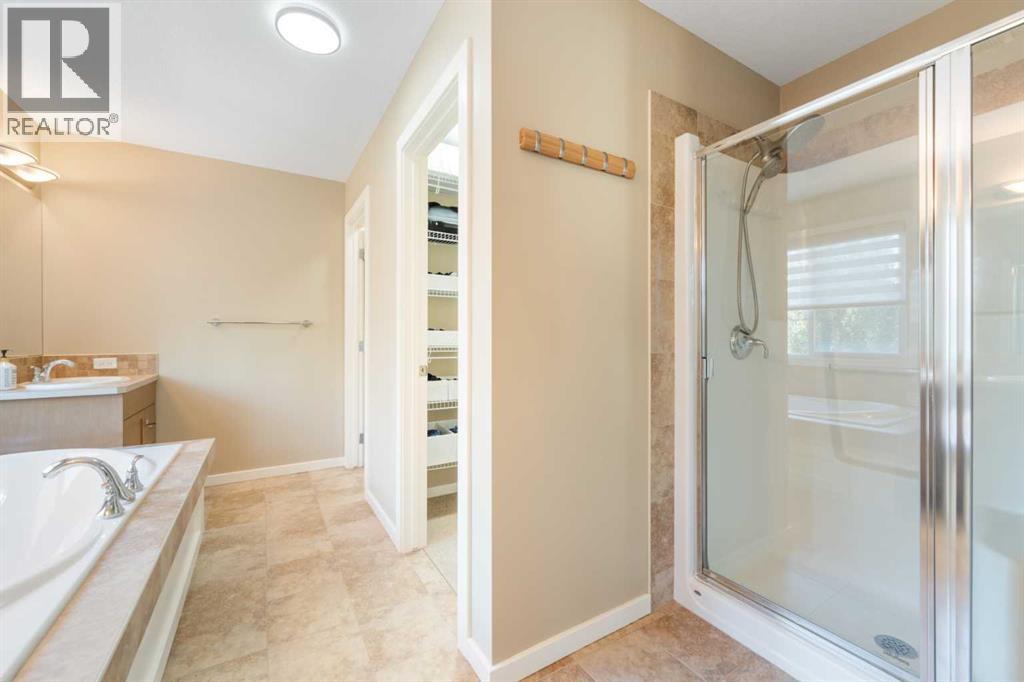 Single Family House for Sale in  Valley Pointe Way NW Valley Ridge Calgary 