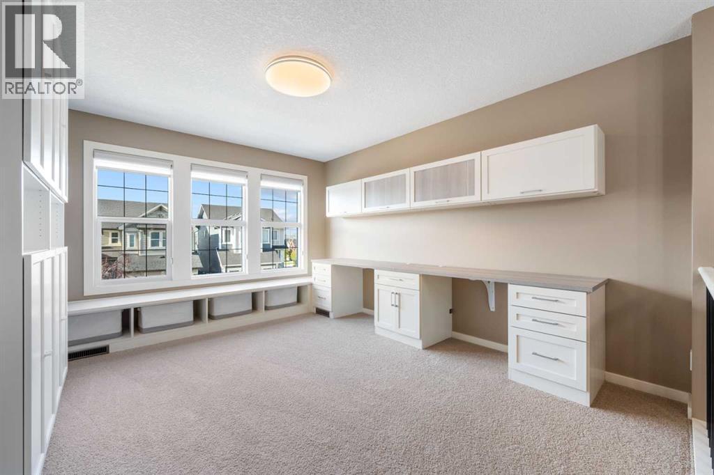 Single Family House for Sale in  Valley Pointe Way NW Valley Ridge Calgary 