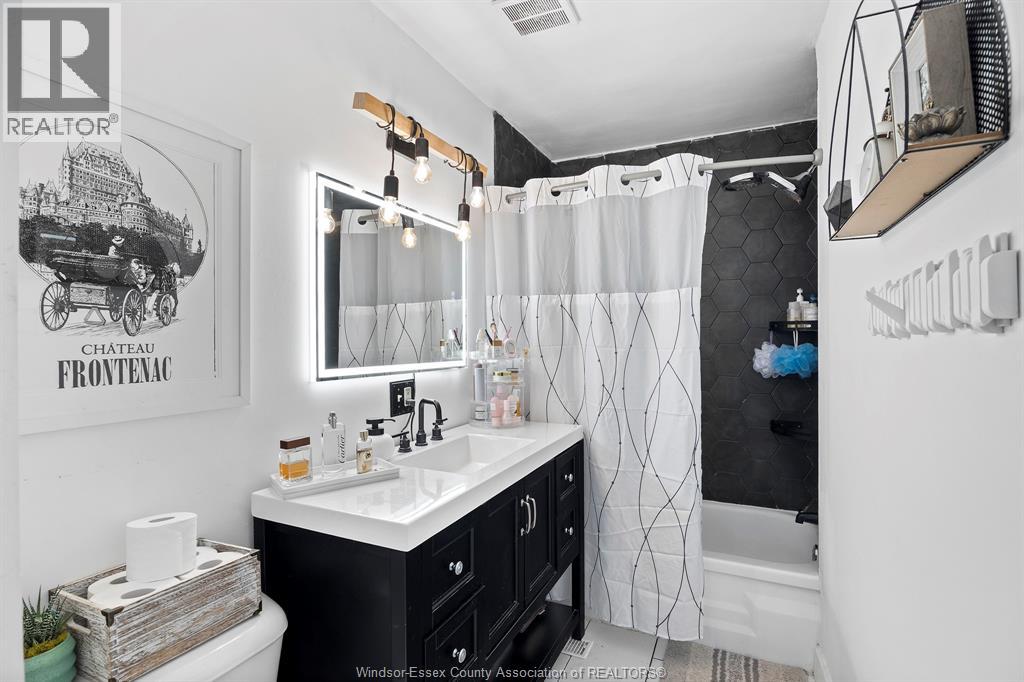 Photo 13 of 1065 Ellis Street East, Windsor ON