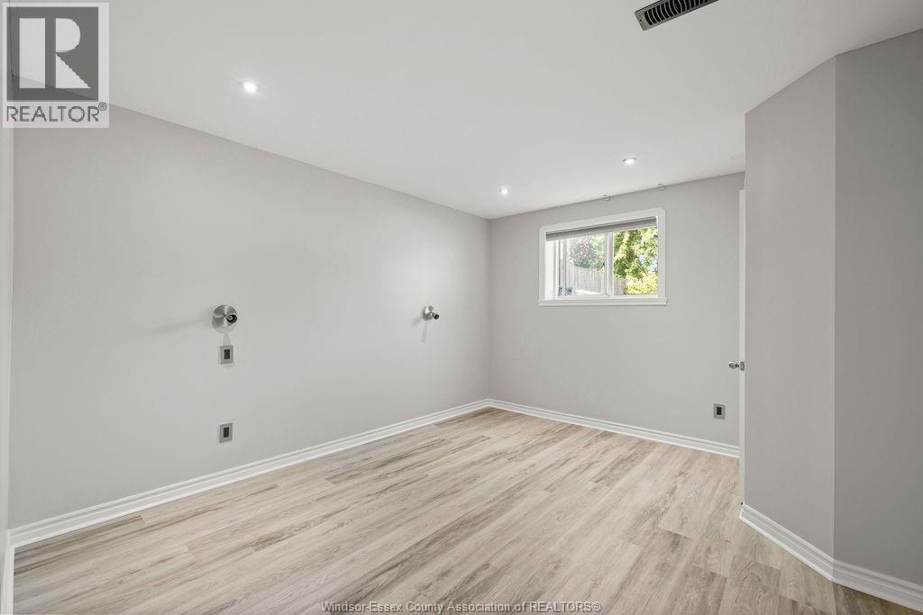 Photo 25 of 1531 Clover Avenue, Windsor ON