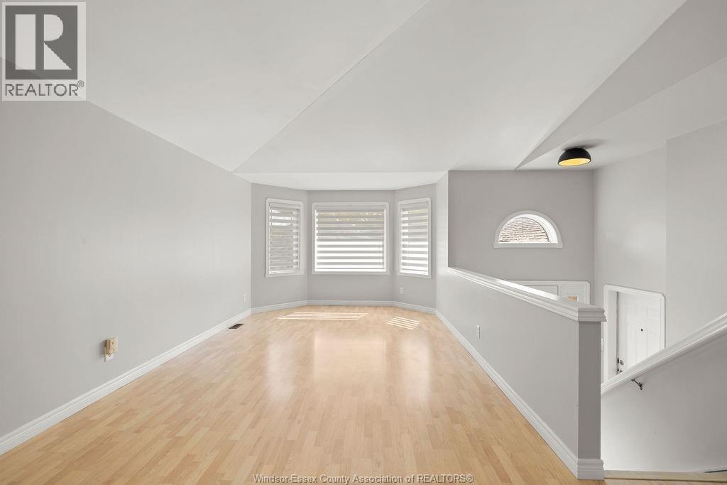 Photo 5 of 1531 Clover Avenue, Windsor ON