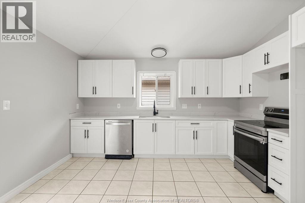 Photo 7 of 1531 Clover Avenue, Windsor ON