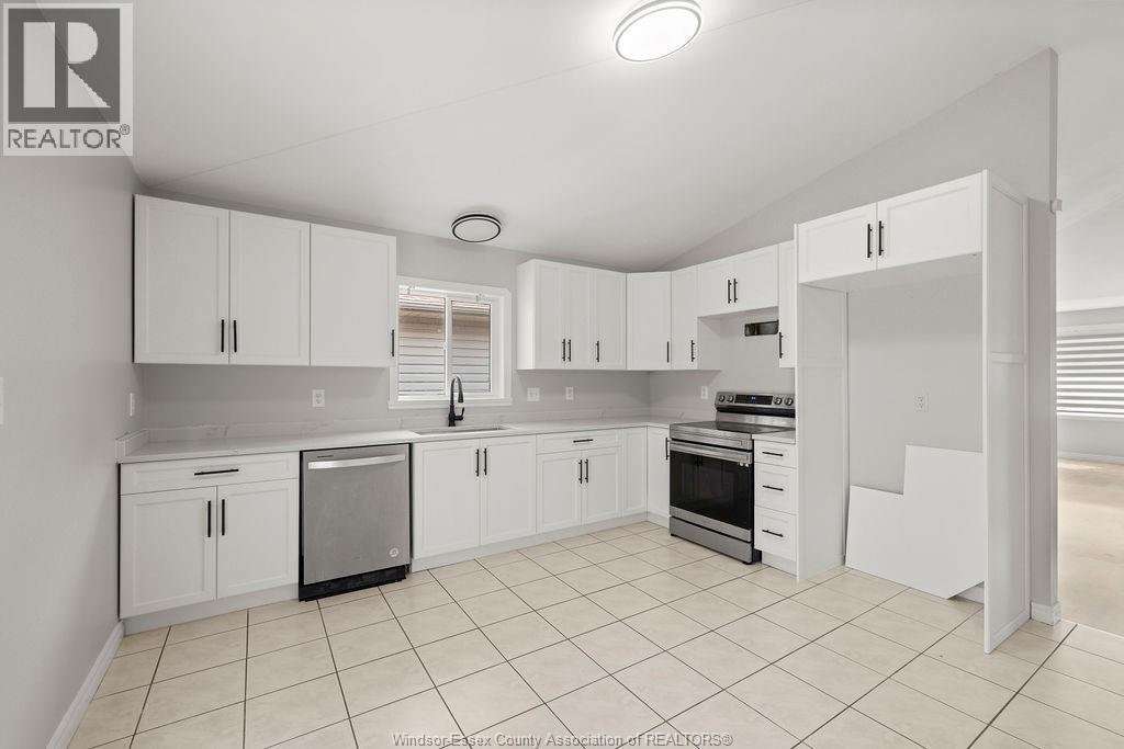 Photo 8 of 1531 Clover Avenue, Windsor ON