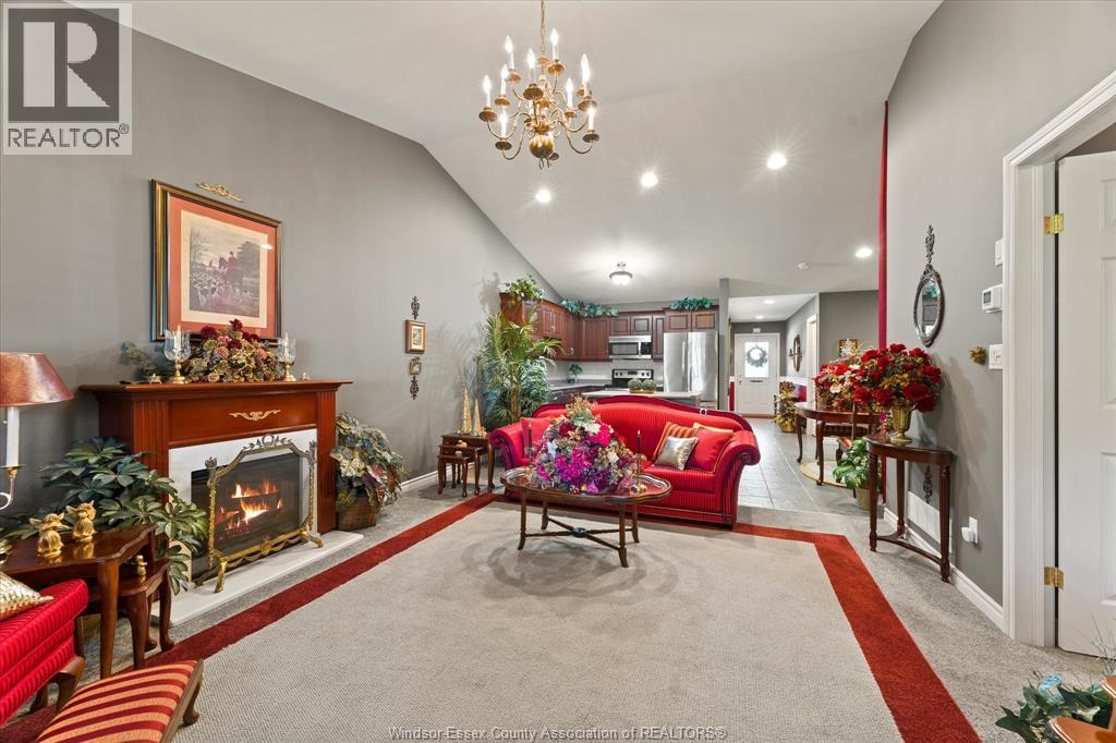 Photo 10 of 1929 Venetian, Windsor ON
