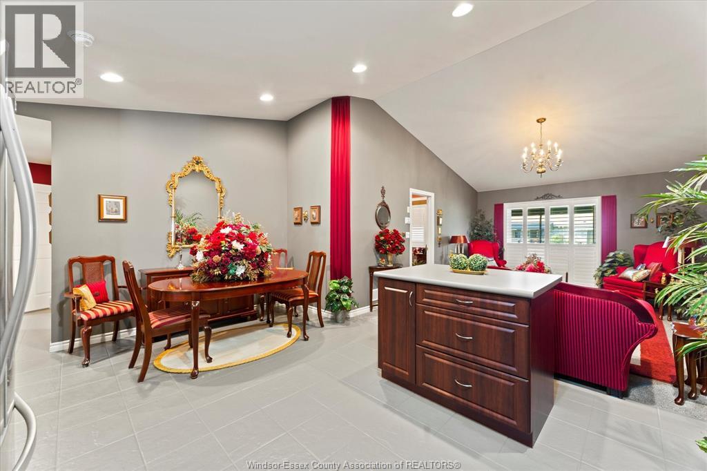 Photo 7 of 1929 Venetian, Windsor ON