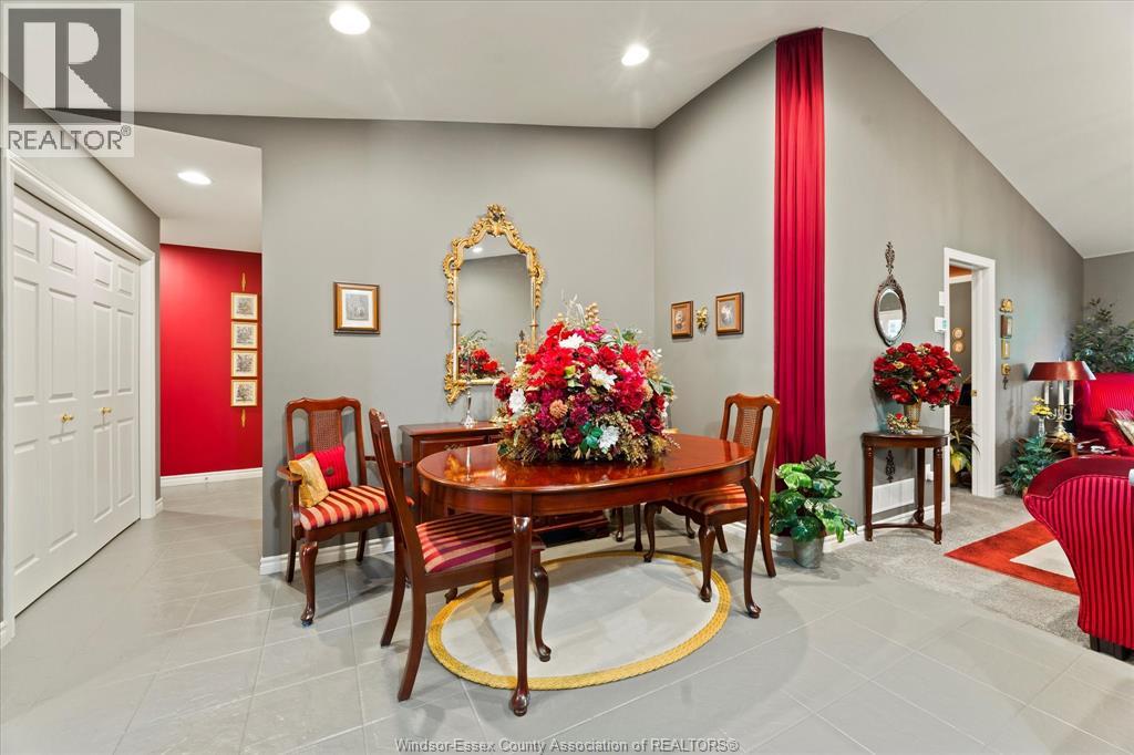 Photo 8 of 1929 Venetian, Windsor ON