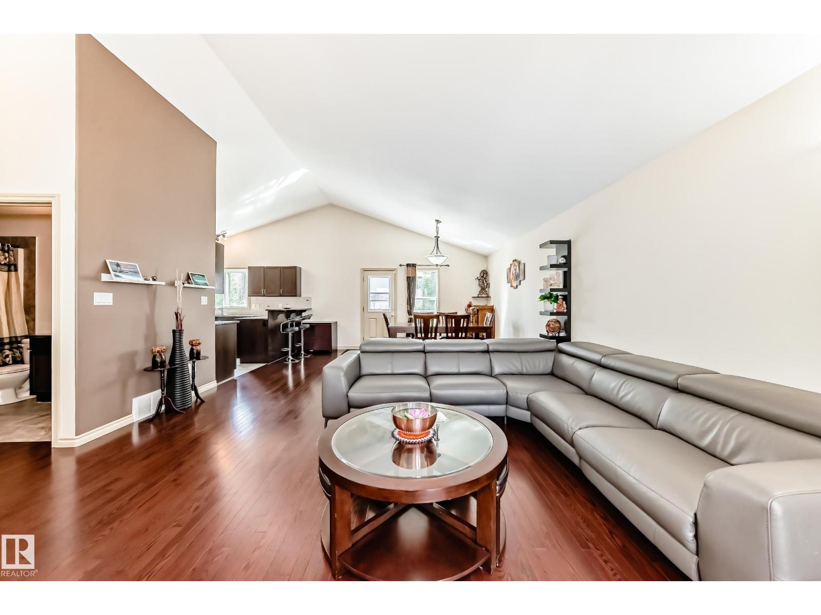 Photo 18 of 1443 37 C Av Nw, Edmonton AB