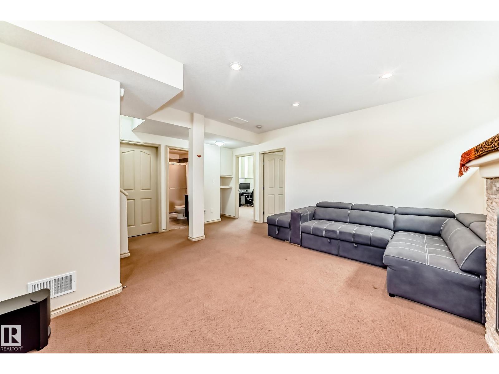 Photo 36 of 1443 37 C Av Nw, Edmonton AB