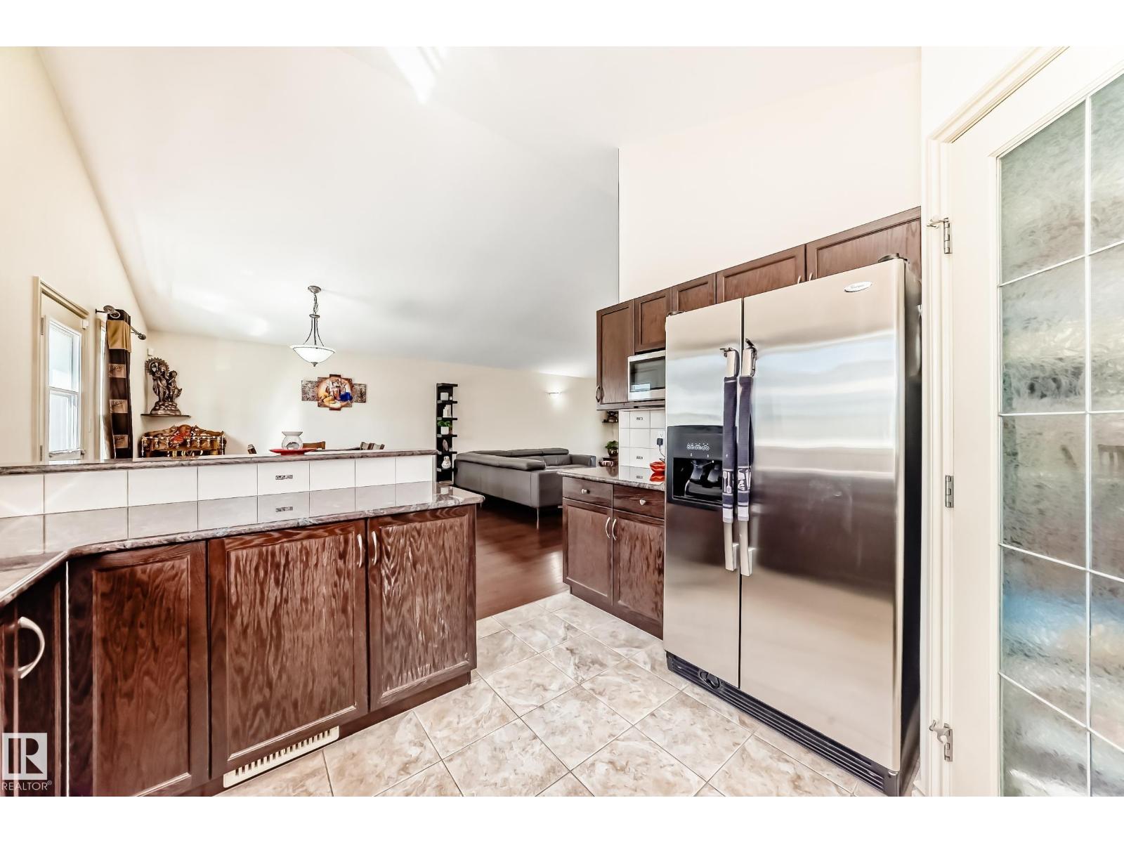 Photo 7 of 1443 37 C Av Nw, Edmonton AB