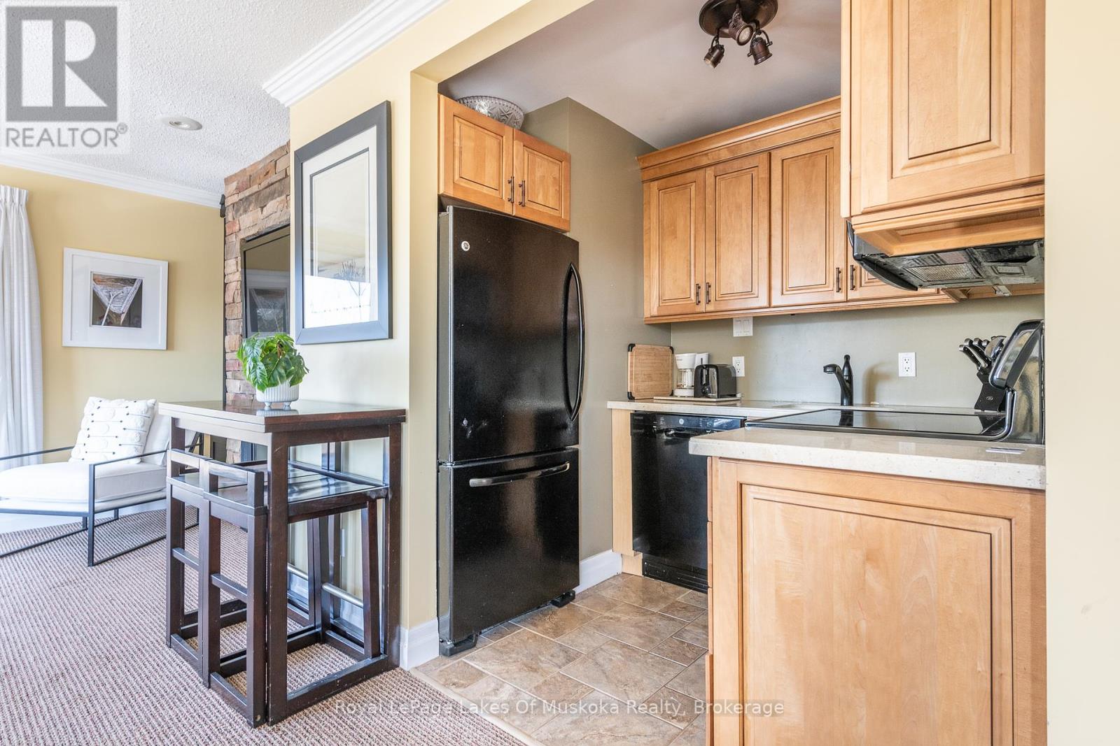 Photo 29 of 301 29 Deerhurst Tennisview Drive, Huntsville ON