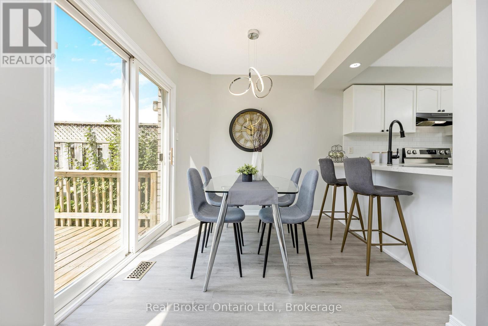 Photo 12 of 122 Silurian Drive, Guelph ON