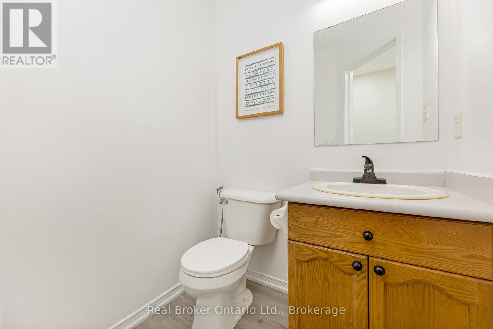 Photo 17 of 122 Silurian Drive, Guelph ON