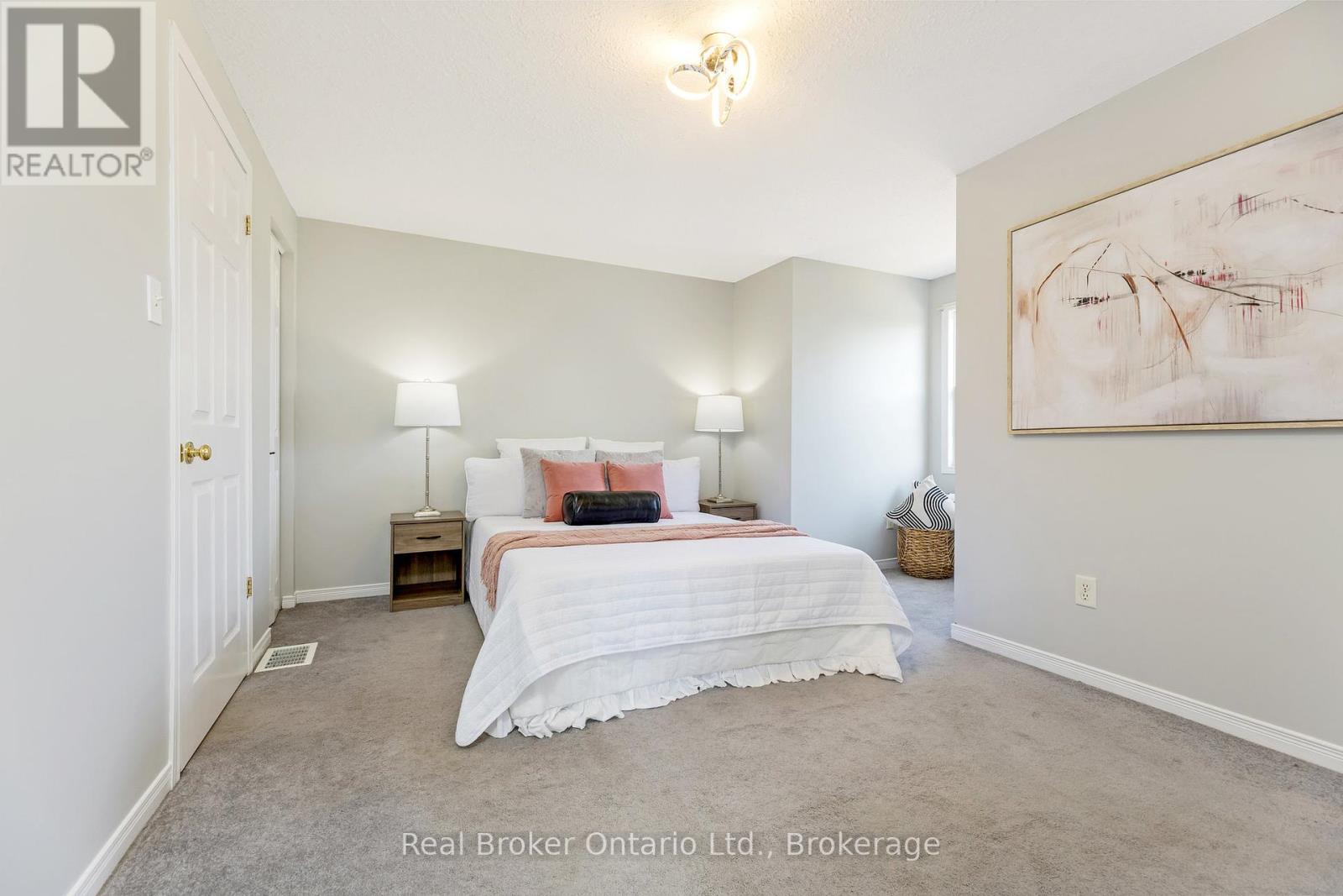 Photo 18 of 122 Silurian Drive, Guelph ON