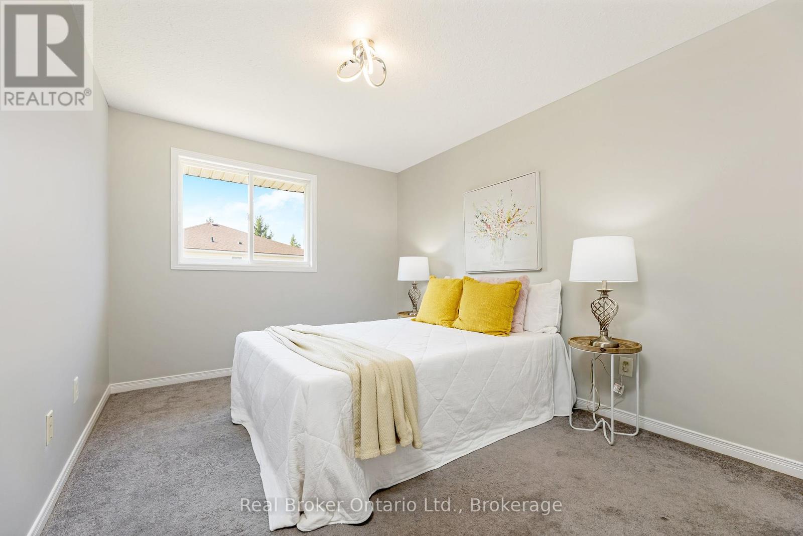 Photo 22 of 122 Silurian Drive, Guelph ON