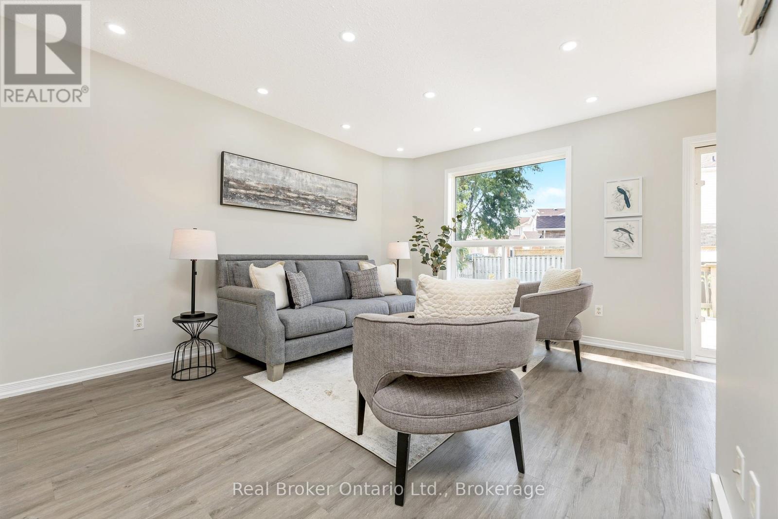Photo 9 of 122 Silurian Drive, Guelph ON