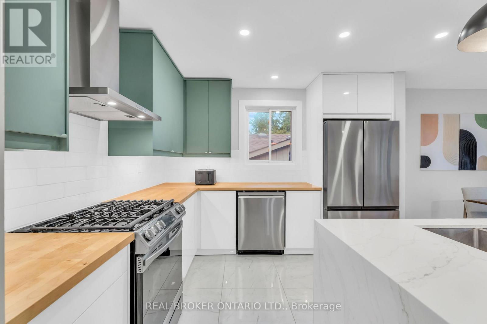 Photo 11 of 156 Edelwild Drive, Orangeville ON