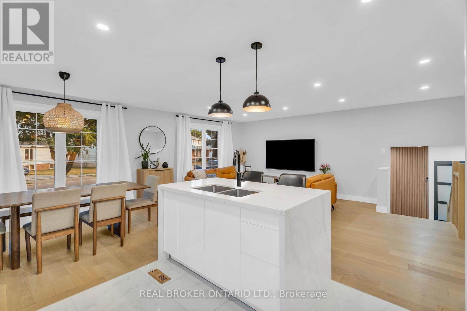 Photo 13 of 156 Edelwild Drive, Orangeville ON