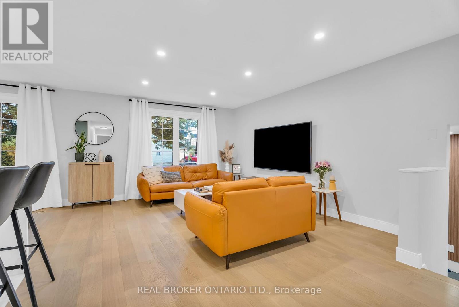 Photo 15 of 156 Edelwild Drive, Orangeville ON